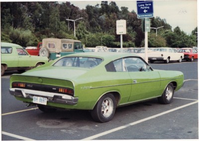 Chrysler_Valiant_VH_Charger_c_1972-_73_(Australia)_(16767757735).jpg